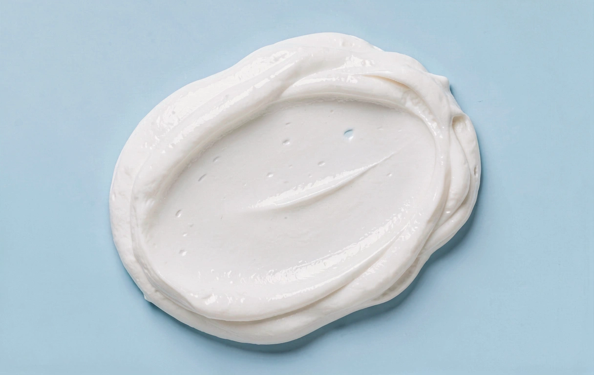 Repairing skin cream texture